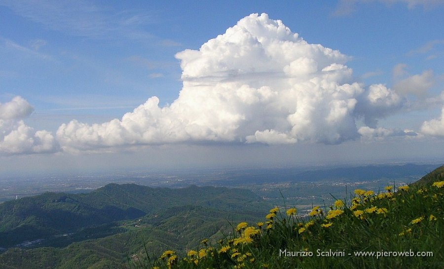 01 Parto col sole. Spicca una bella nuvola.JPG